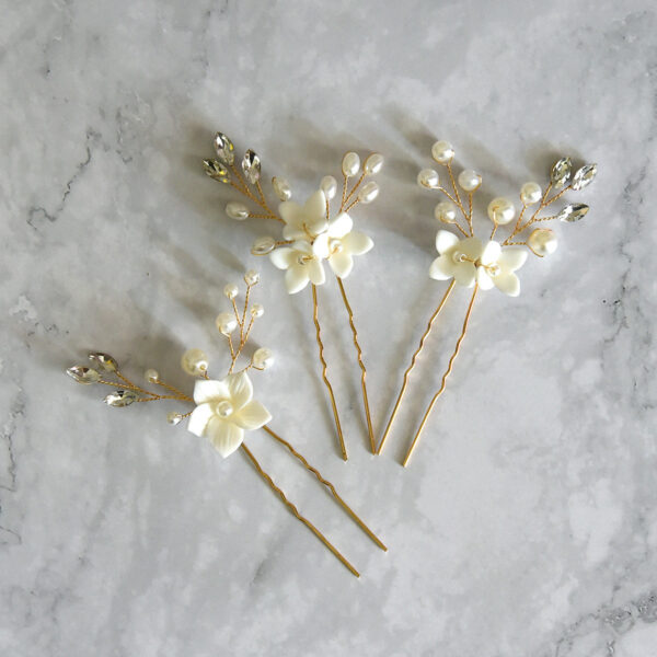 Three Sets Of White Flower U Shaped Hairpins - Image 2